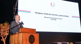 Ministro Fernández Valdovinos en seminario sobre Derecho Administrativo 