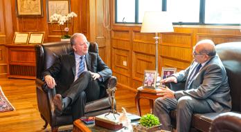 Ministro Fernández Valdovinos en reunión con el embajador de Paraguay en Turquía, Guillermo Sosa