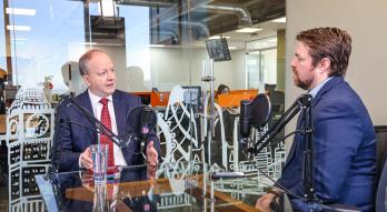 Ministro Fernández Valdovinos en entrevista