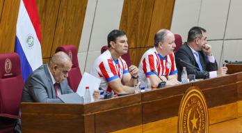 Ministro Fernández Valdovinos en presentación del PGN a la BIcameral 