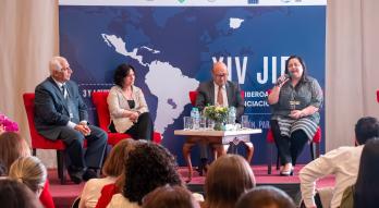 Directora de Departamentos y Municipios en Seminario Internacional 