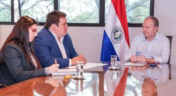 Reunión del ministro Fernández Valdovinos con gobernador 
