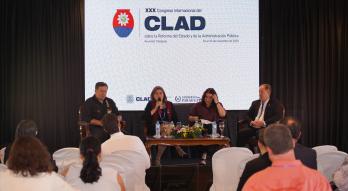 Maria Teresa Diaz en panel CLAD