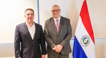 Reunión de ministro del MEF y Mitic