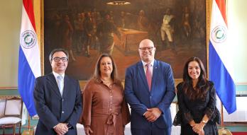 Viceministra Teodora Recalde junto con ministro Oscar Lovera y viceministros