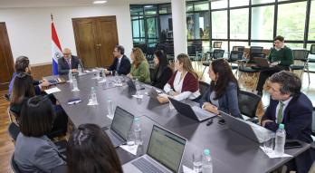 Reunión del ministro Oscar Lovera con Moodys