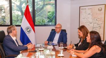 El ministro de Economía y Finanzas, Oscar Lovera, recibió en su despacho al secretario ejecutivo de la Autoridad Reguladora Radiológica y Nuclear (ARRN), Jorge Molina
