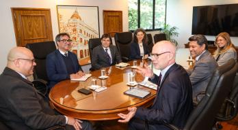 Ministro con BM