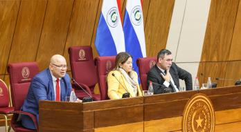 Ministro en la Comisión Bicameral de Presupuesto 