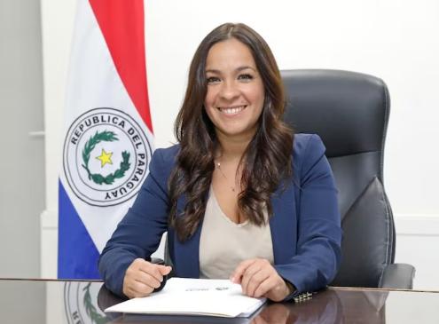 Foto de la viceministra Andrea Picaso