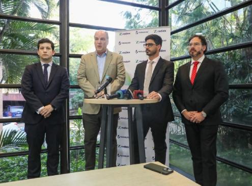 presentación del acuerdo para producir fertilizantes de bajo impacto ambiental