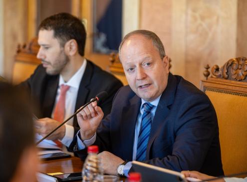 Ministro Carlos Fernández Valdovinos en Consejo de Ministros