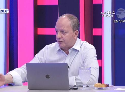 Ministro Carlos Fernández Valdovinos en entrevista