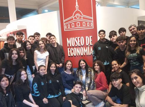 visitantes del Museo de Economía