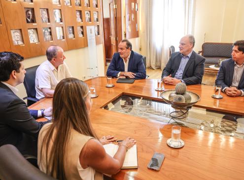Reunión del ministro Carlos Fernández con el CEO de Atome PLC