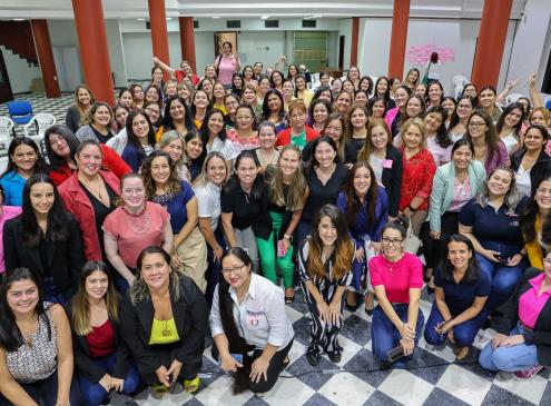 Foto de mujeres del MEF