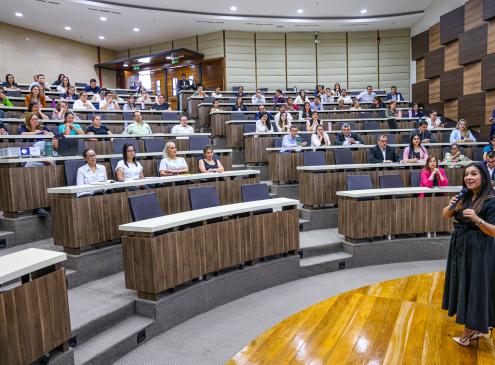 La viceministra de Capital Humano, Andrea Picaso en el taller de "Fortaleciendo nuestras prácticas para la gestión organizacional y del capital humano"