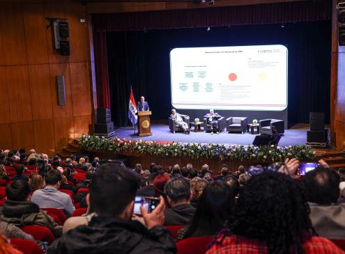 Ministro Fernández Valdovinos en Taller de Economía