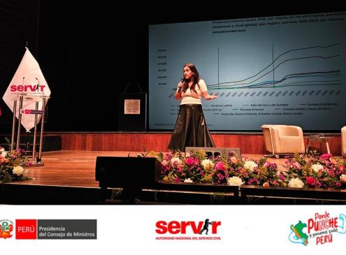 Viceministra Picaso en Congreso sobre el Servicio Civill en Perú 