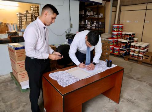 Acto de entrega de papeles al MSP