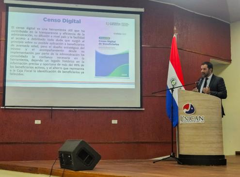 Jorge Delgado en la Universidad Nacional de Canindeyú