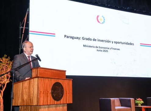 Ministro Fernández Valdovinos en seminario sobre Derecho Administrativo