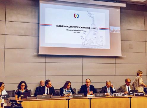 ministro de Economía y Finanzas, Carlos Fernández Valdovinos ante el Comité de Relaciones Globales de la Organización para la Cooperación y el Desarrollo Económicos (OCDE)