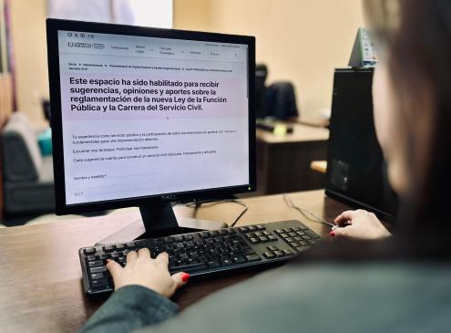 Ley N.º 7445 "De la Función Pública y la Carrera del Servicio Civil"