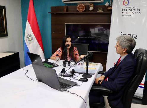 Viceministra Picaso y Fernando Benavente sobre Ley de la Función Pública