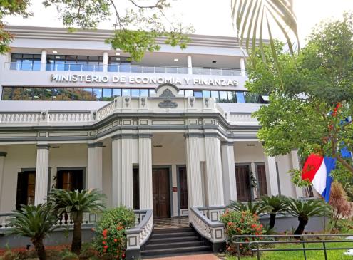 Fachada del edificio del Ministerio de Economía y Finanzas 
