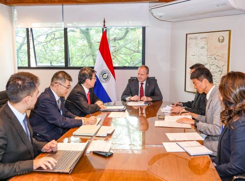 Reunión del ministro Carlos Fernández con embajador de Japón 