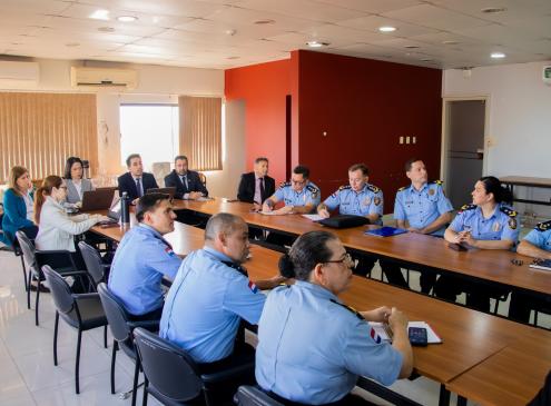 Socialización Caja Fiscal con policías 
