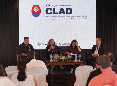 Maria Teresa Diaz en panel CLAD