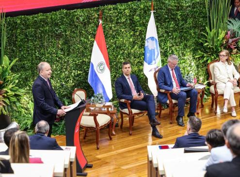 Ministro Fernández Valdovinos en la apertura OCDE