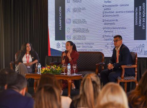 Viceministra Andrea Picaso en CLAD