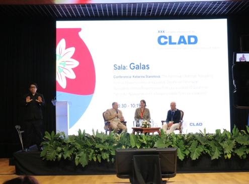 Conferencia plenaria CLAD 