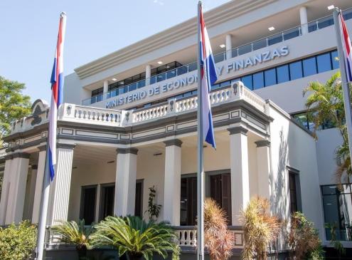 Fachada del edificio del Ministerio de Economía y Finanzas 