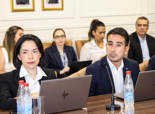 Viceministro Felipe González Soley y gerente Liz Coronel