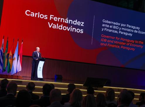 Ministro Carlos Fernández Valdovinos en la Asamblea del BID 