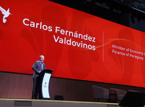 MInistro Fernández Valdovinos en en Foro Empresarial durante la Asamblea del BID