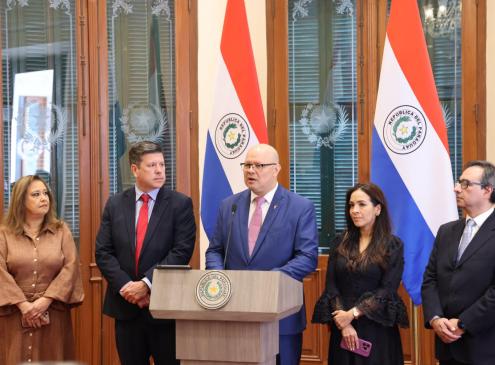 Ministro Oscar Lovera