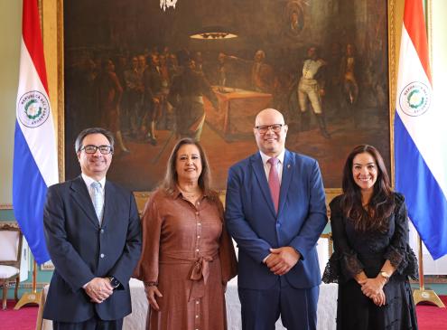 Viceministra Teodora Recalde junto con ministro Oscar Lovera y viceministros