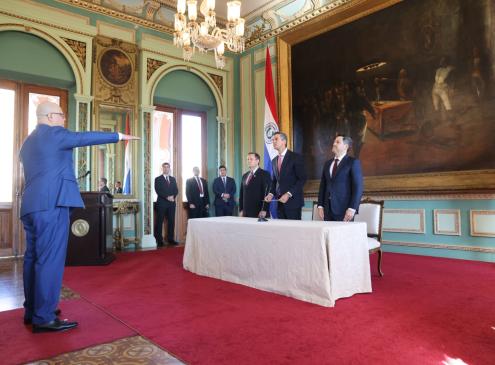 Juramento del nuevo ministro, Oscar Lovera