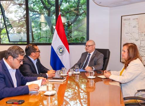 Ministro Lovera recibió al ministro del MDS, Tadeo Rojas