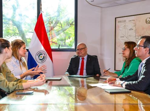 Reunión de ministro Lovera con titular de Infona