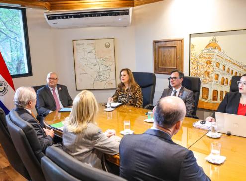 Ministro Lovera con CAF