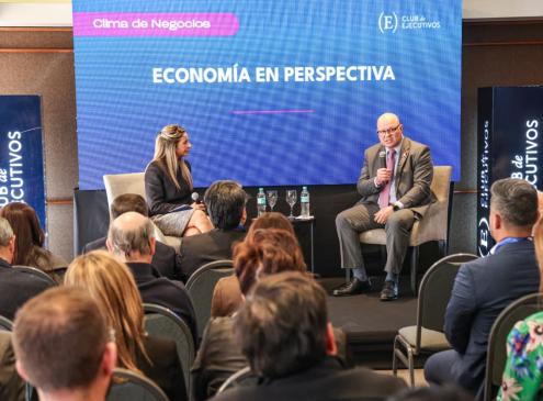 Ministro con Club de Ejecutivos