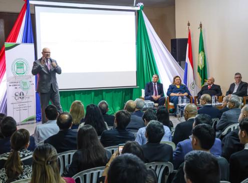 Ministro Lovera con economistas