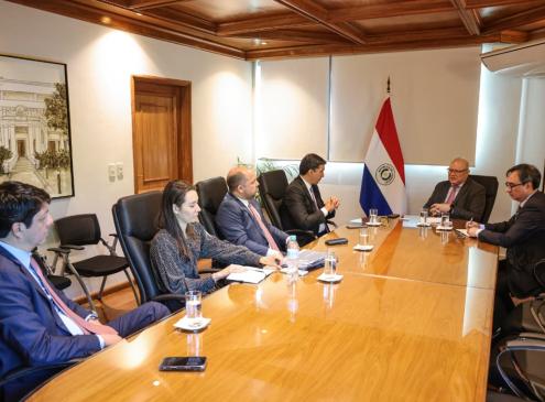 Reunión ministro con representantes del Banco Itaú