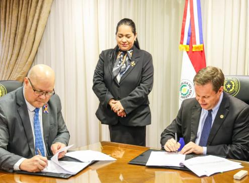 Firma de acuerdo entre el MEF y CSJ